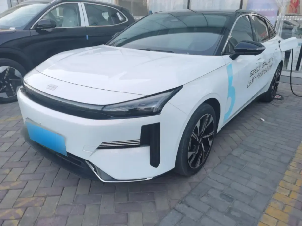 2023 Geely Galaxy L6 1.5T 163HP L4 3DHT PHEV