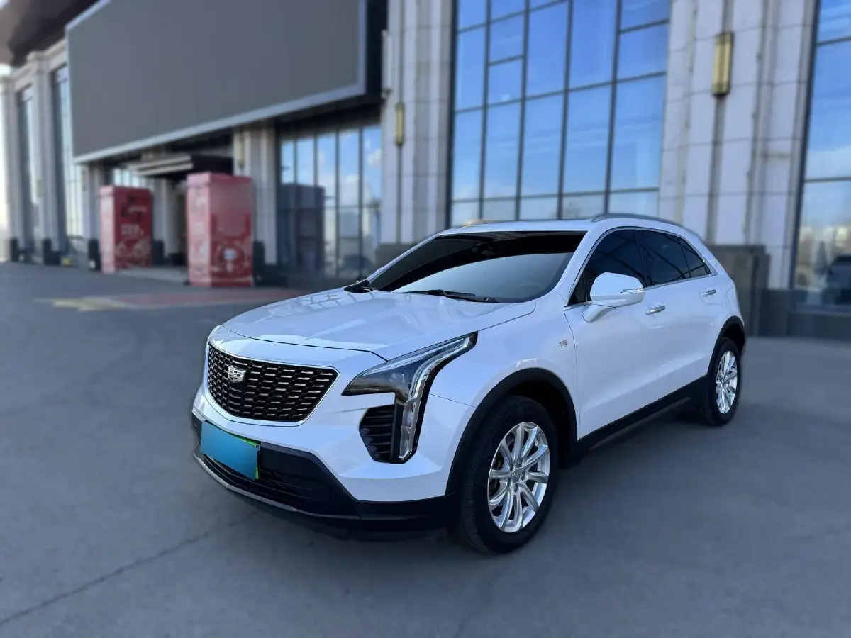 2018 Cadillac XT4 2.0T 241HP L4 9AT