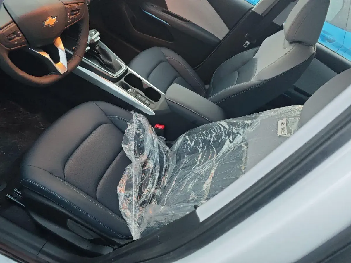 2024 Chevrolet Monza 1.5L 113HP L4 6DCT,autocango,china used car exporter,china ev exporter,chinese used car exporter,chinese used ev exporter