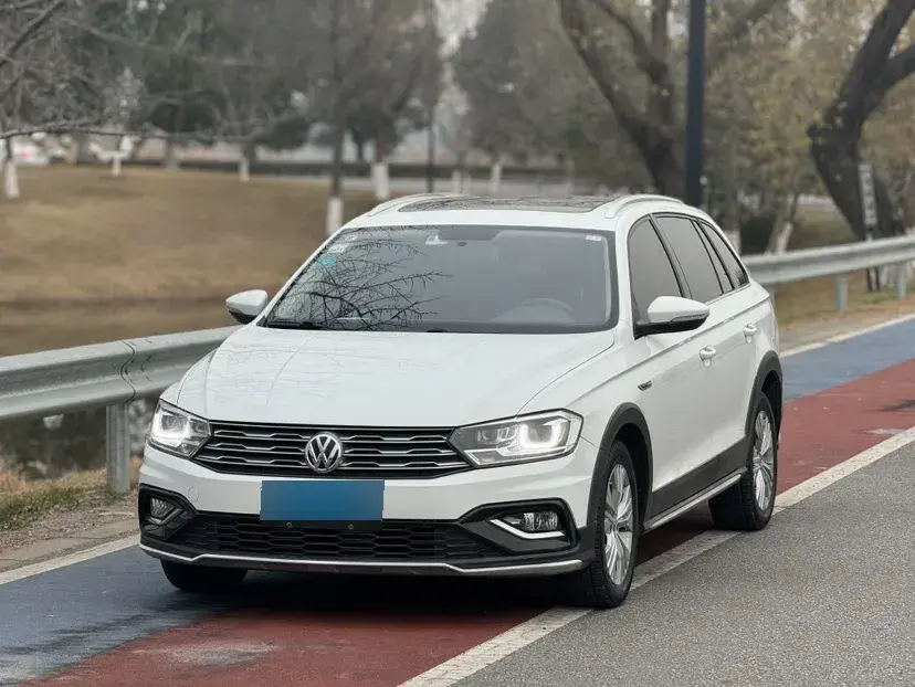2018 Volkswagen C-Trek 1.4T 131HP L4 7DCT