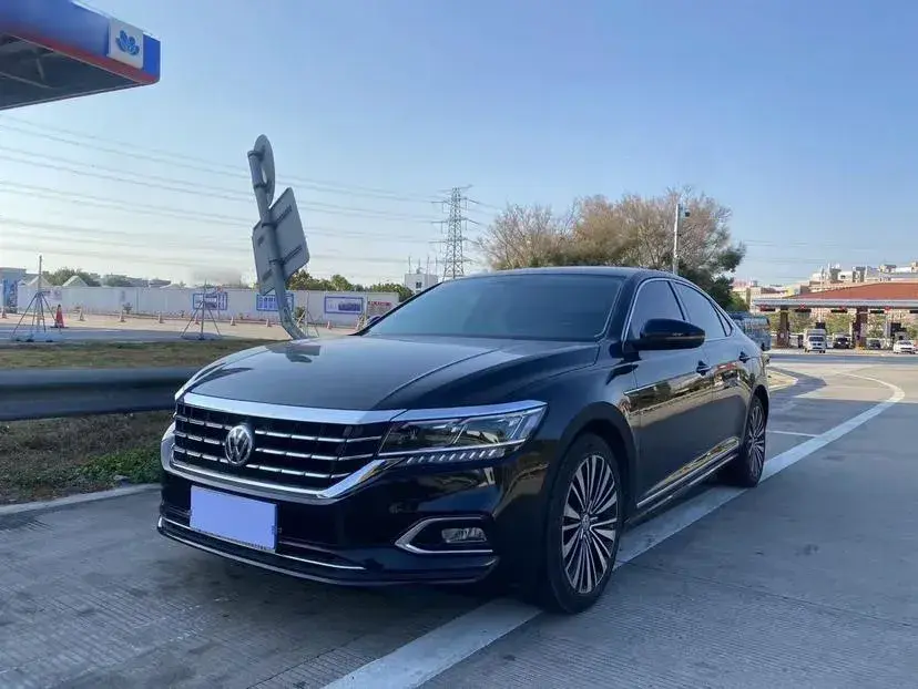 2019 Volkswagen Passat 2.0T 186HP L4 7DCT