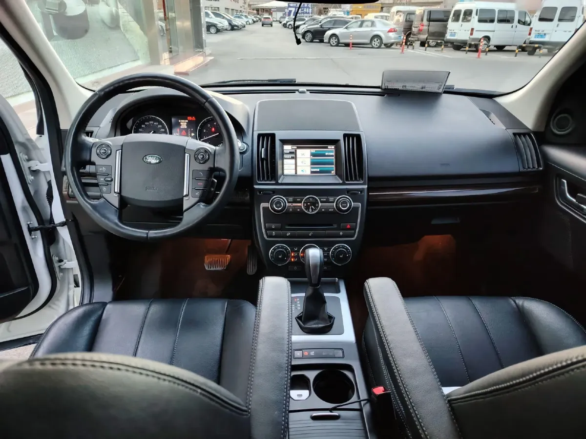 2012 Land Rover Freelander 2 2.0T 240HP L4 6AT,autocango,china used car exporter,china ev exporter,chinese used car exporter,chinese used ev exporter