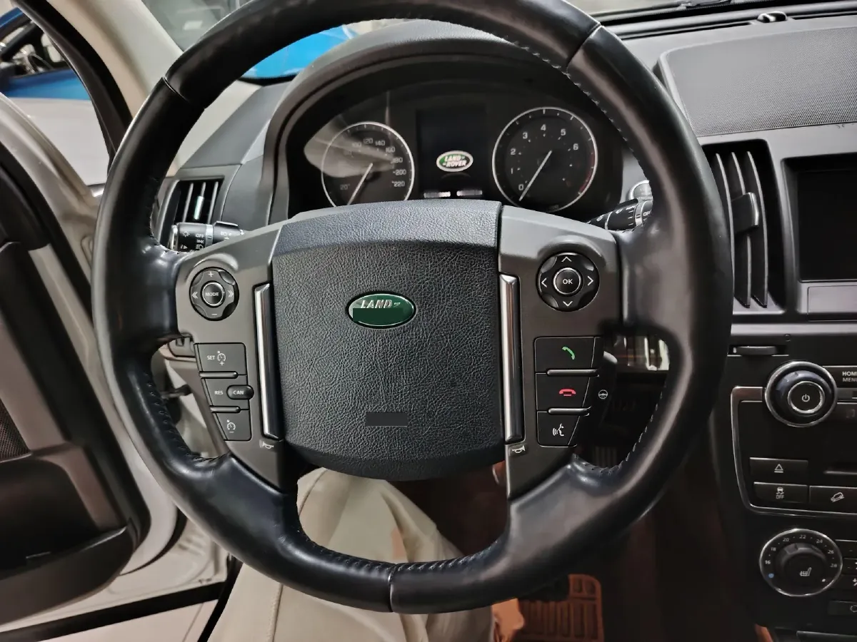 2012 Land Rover Freelander 2 2.0T 240HP L4 6AT,autocango,china used car exporter,china ev exporter,chinese used car exporter,chinese used ev exporter