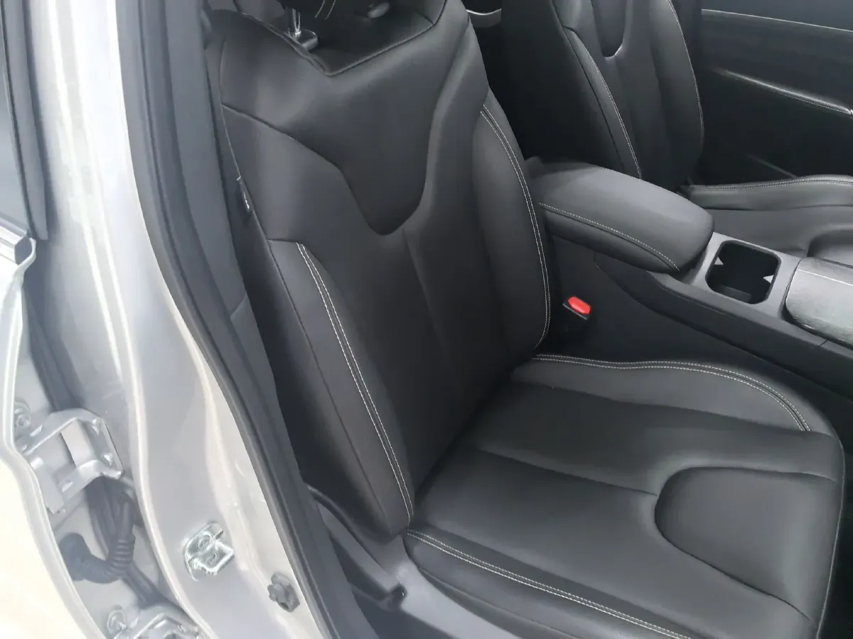 2021 Venucia D60 1.6L 122HP L4 CVT,autocango,china used car exporter,china ev exporter,chinese used car exporter,chinese used ev exporter