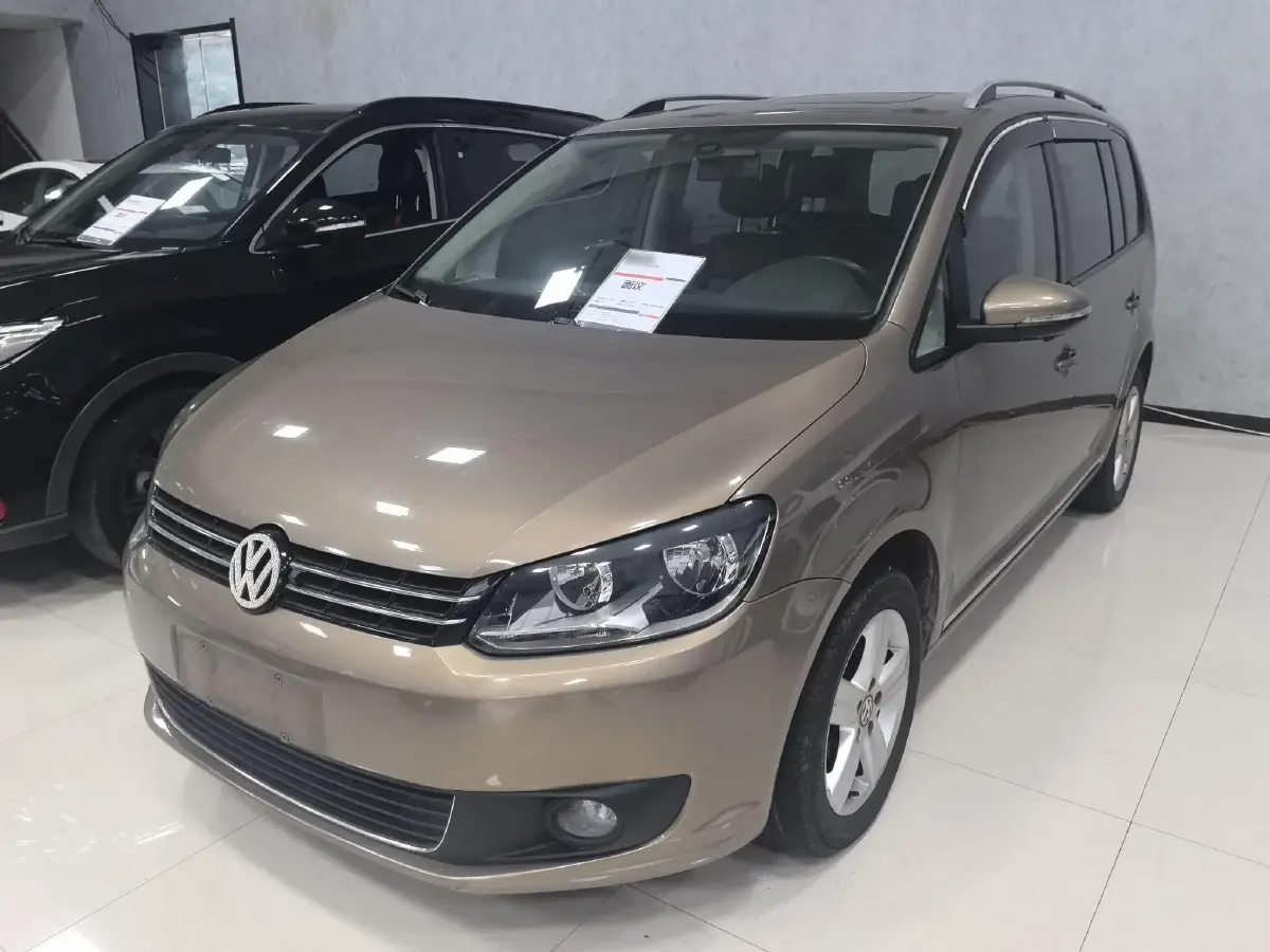 2015 Volkswagen Touran 1.4T 131HP L4 7DCT