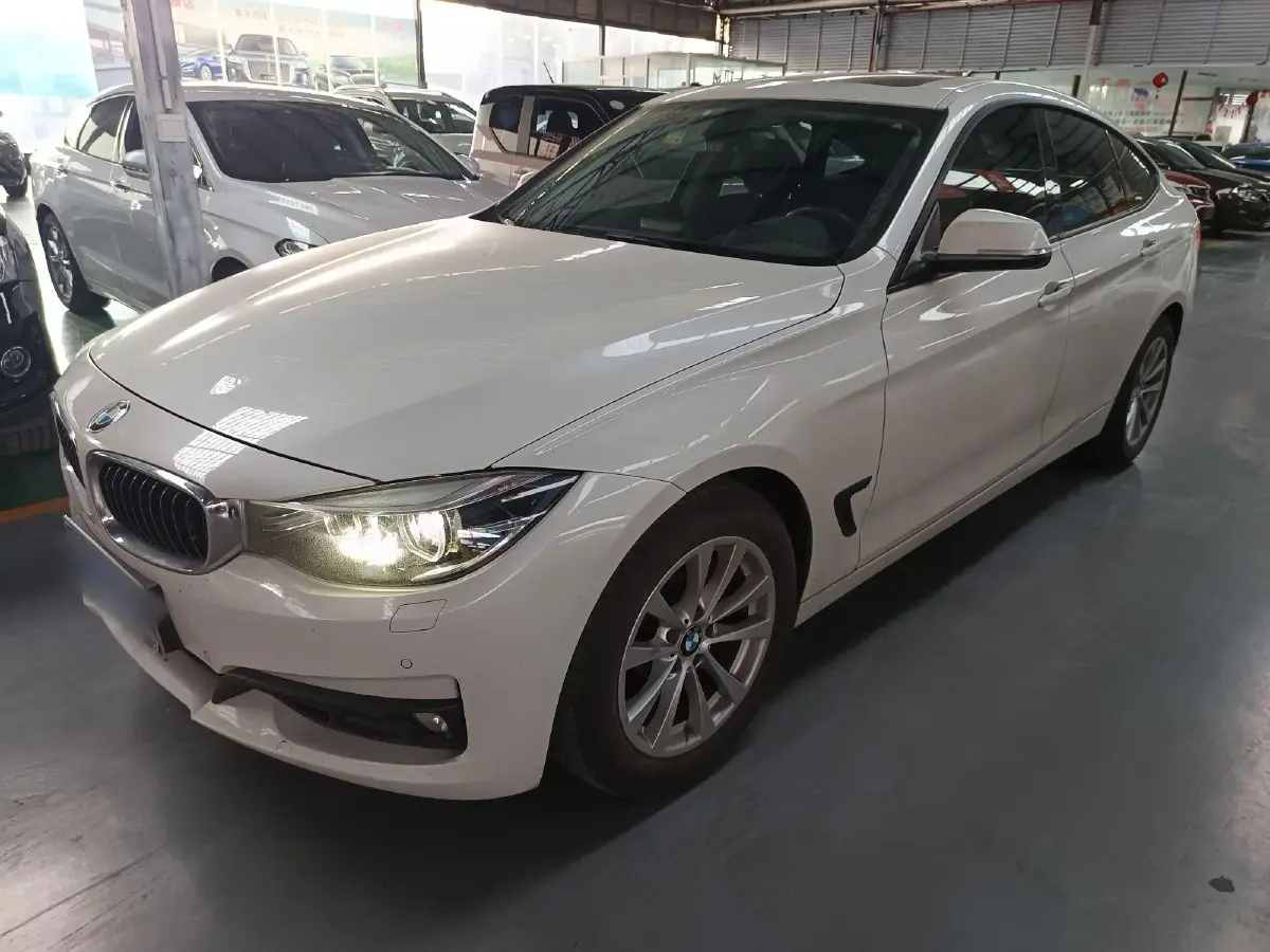 2017 BMW 3 Series GT 2.0T 184HP L4 8AT