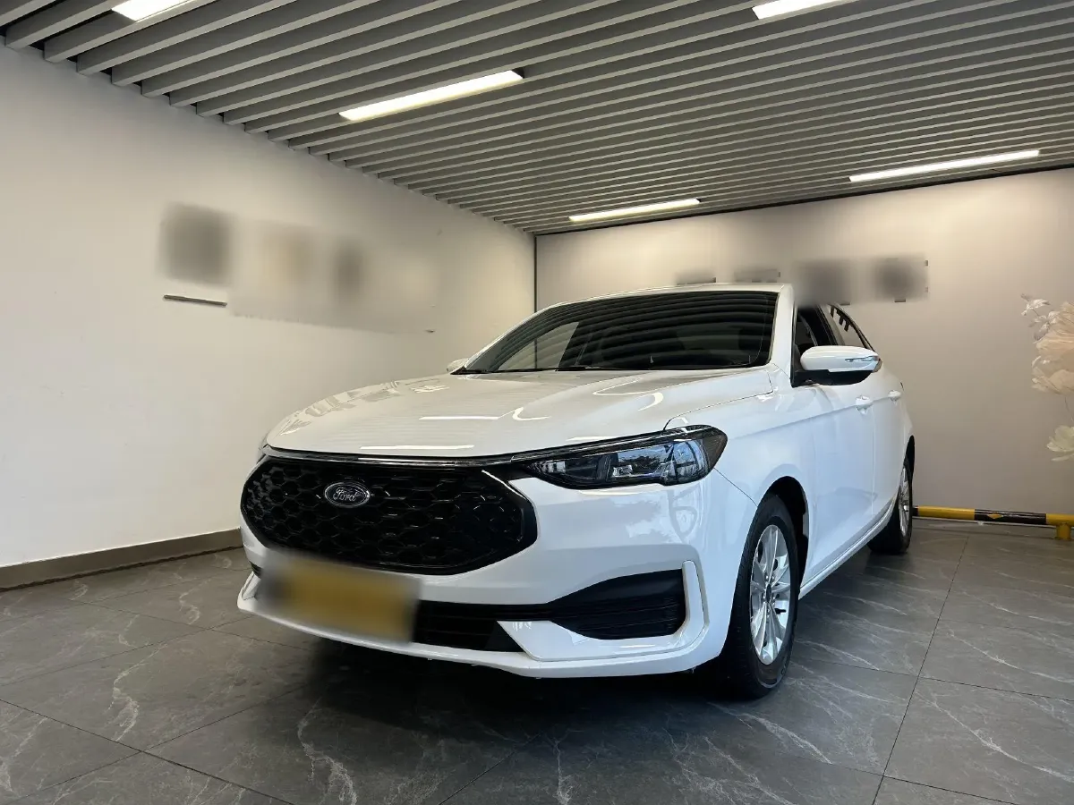 2021 Ford Escort 1.5L 122HP L3 6AT,autocango,china used car exporter,china ev exporter,chinese used car exporter,chinese used ev exporter