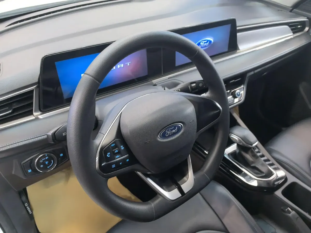 2021 Ford Escort 1.5L 122HP L3 6AT,autocango,china used car exporter,china ev exporter,chinese used car exporter,chinese used ev exporter