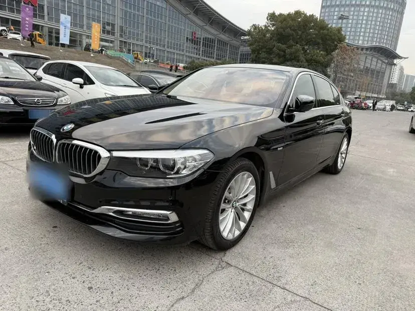 2018 BMW 5 Series 2.0T 252HP L4 8AT