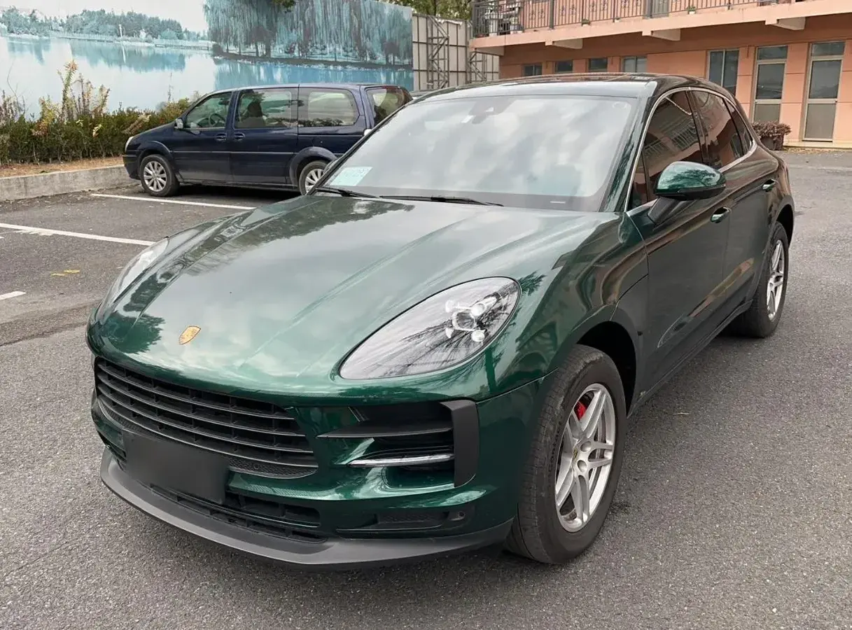 2018 Porsche Macan 2.0T 252HP L4 7DCT