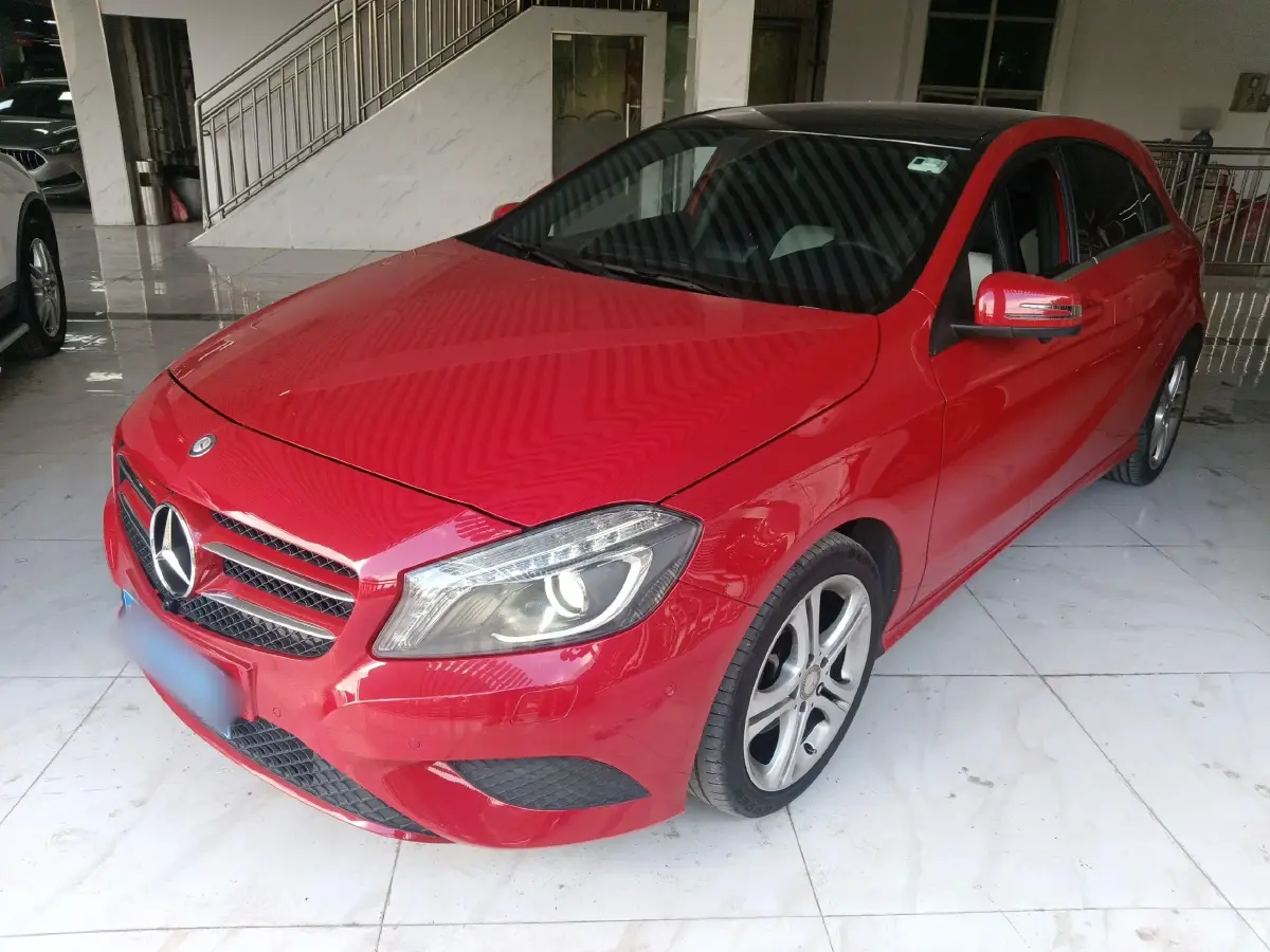 2015 Mercedes-Benz A Class 1.6T 122HP L4 7DCT