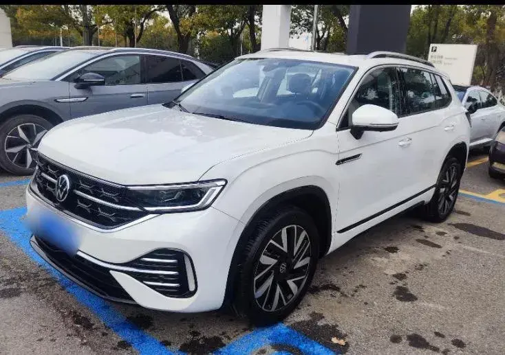 2023 Volkswagen Tayron 2.0T 220HP L4 7DCT