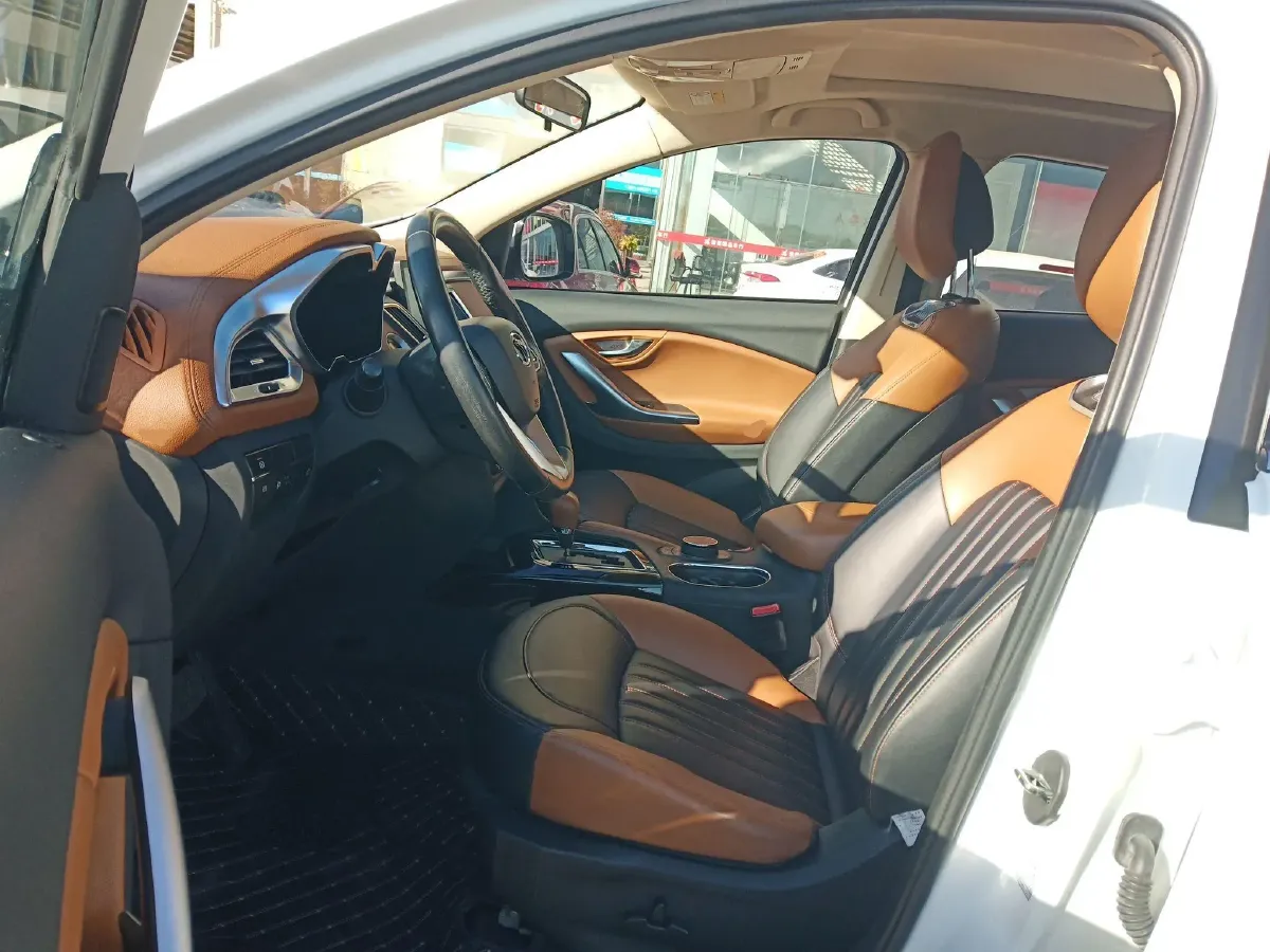 2015 Soueast DX7 1.5T 156HP L4 5AT,autocango,china used car exporter,china ev exporter,chinese used car exporter,chinese used ev exporter