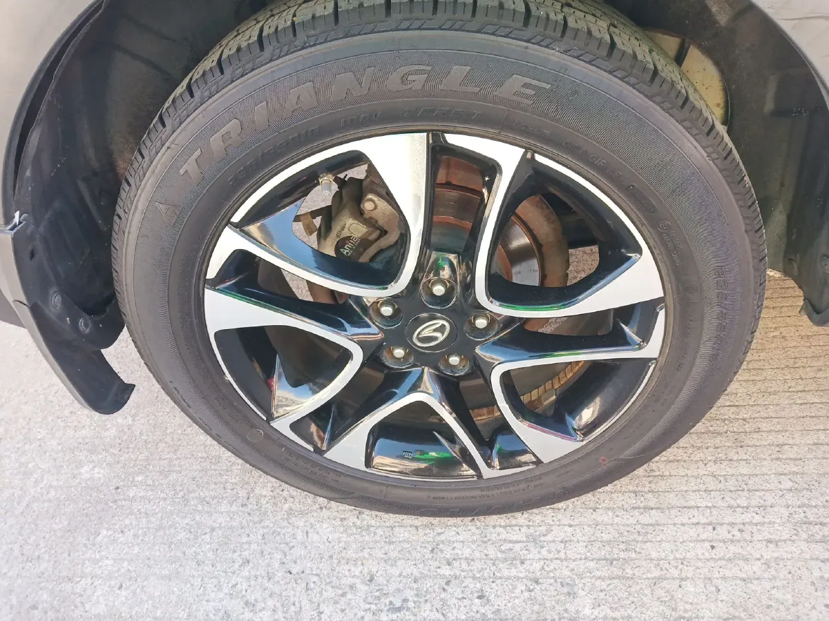 2015 Soueast DX7 1.5T 156HP L4 5AT,autocango,china used car exporter,china ev exporter,chinese used car exporter,chinese used ev exporter