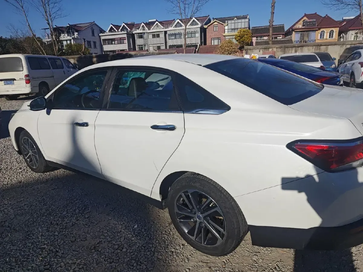 2019 Venucia D60 1.6L 126HP L4 CVT,autocango,china used car exporter,china ev exporter,chinese used car exporter,chinese used ev exporter