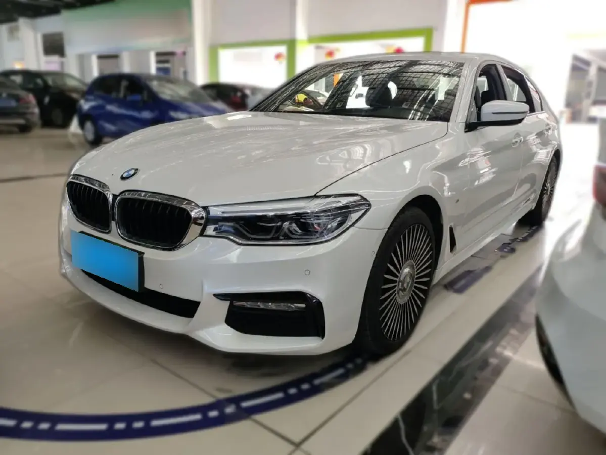 2018 BMW 5 Series 2.0T 184HP L4 8AT