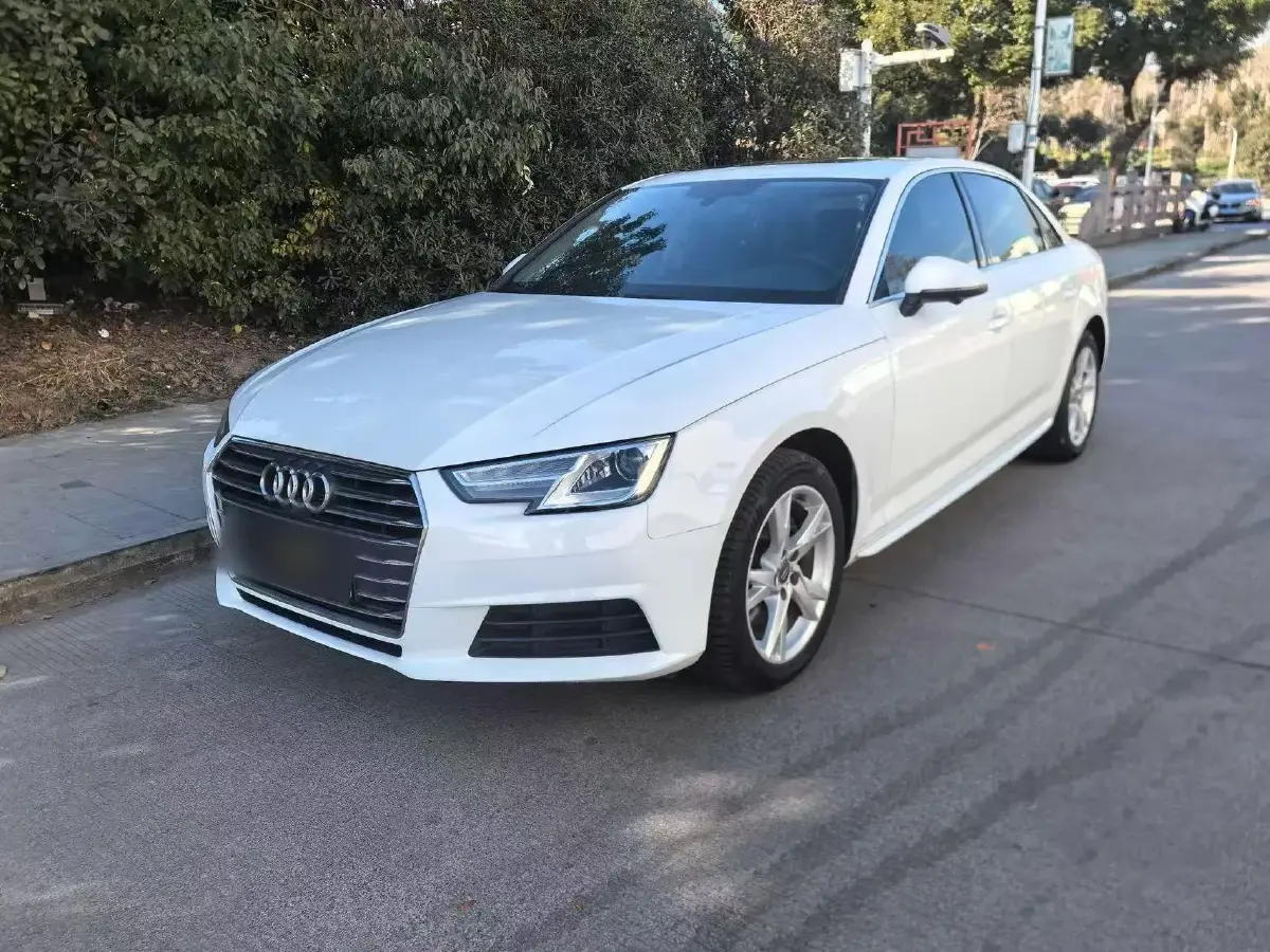 2017 Audi A4L 2.0T 190HP L4 7DCT