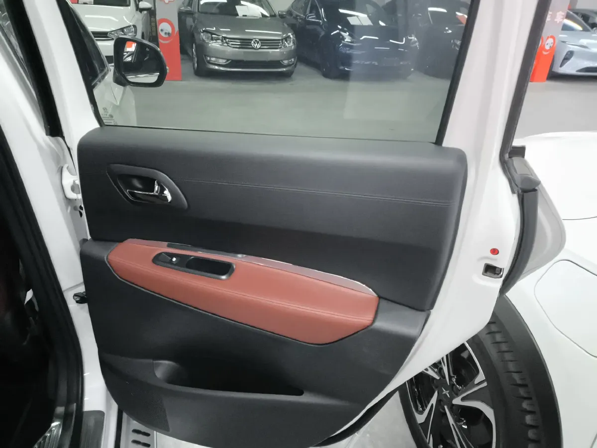 2016 Peugeot 3008 1.6T 167HP L4 6AT,autocango,china used car exporter,china ev exporter,chinese used car exporter,chinese used ev exporter