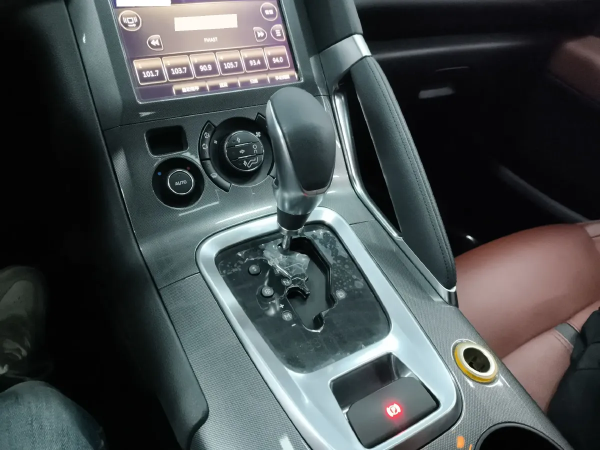 2016 Peugeot 3008 1.6T 167HP L4 6AT,autocango,china used car exporter,china ev exporter,chinese used car exporter,chinese used ev exporter