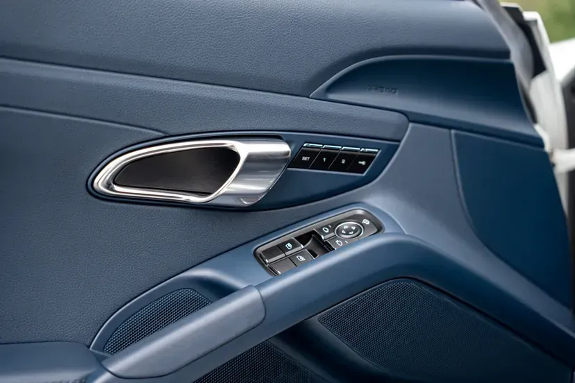 2013 Porsche Cayman 3.4L 325HP H6 7DCT,autocango,china used car exporter,china ev exporter,chinese used car exporter,chinese used ev exporter