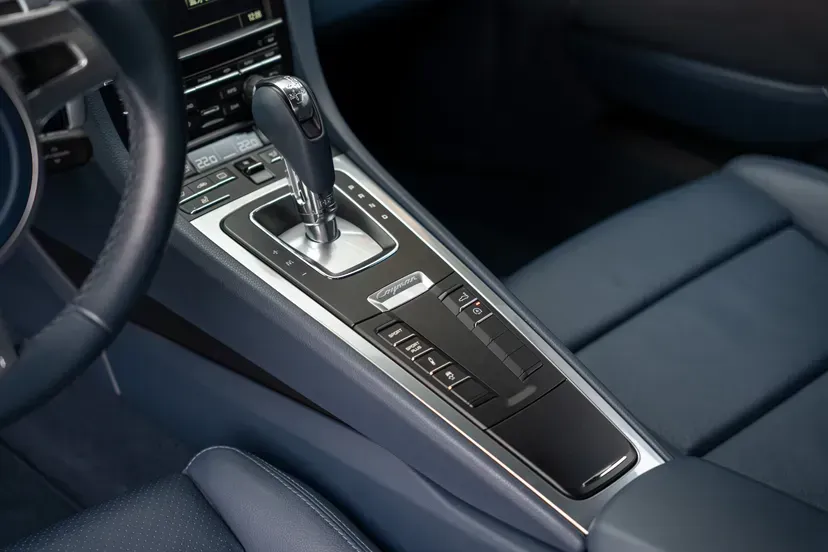 2013 Porsche Cayman 3.4L 325HP H6 7DCT,autocango,china used car exporter,china ev exporter,chinese used car exporter,chinese used ev exporter