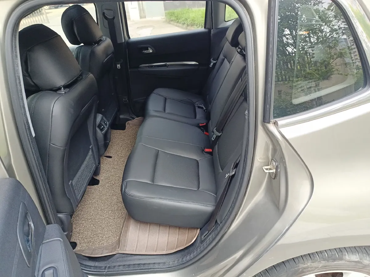 2015 Peugeot 3008 2.0L 147HP L4 6AT,autocango,china used car exporter,china ev exporter,chinese used car exporter,chinese used ev exporter