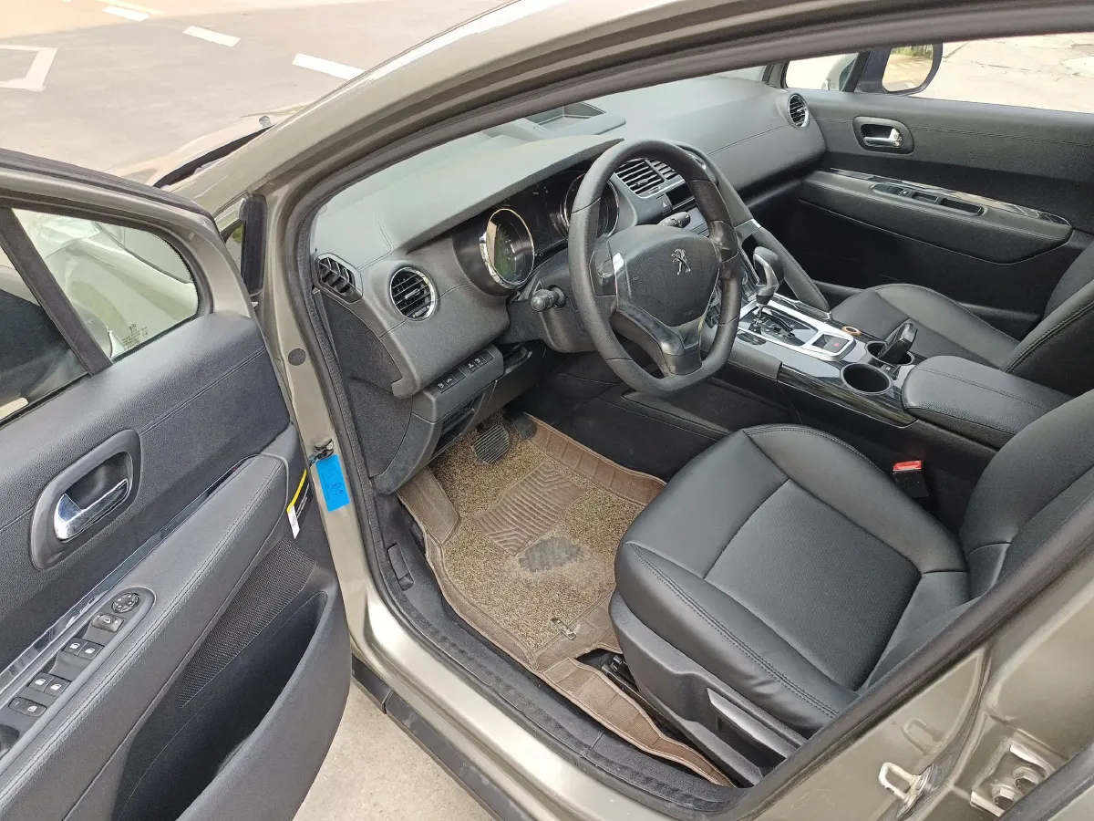 2015 Peugeot 3008 2.0L 147HP L4 6AT,autocango,china used car exporter,china ev exporter,chinese used car exporter,chinese used ev exporter