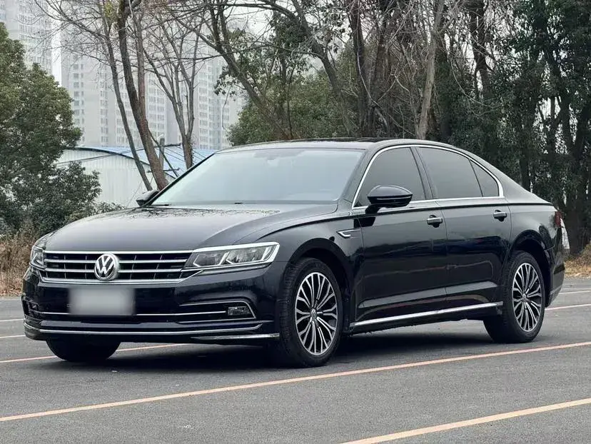 2018 Volkswagen Phideon 2.0T 224HP L4 7DCT