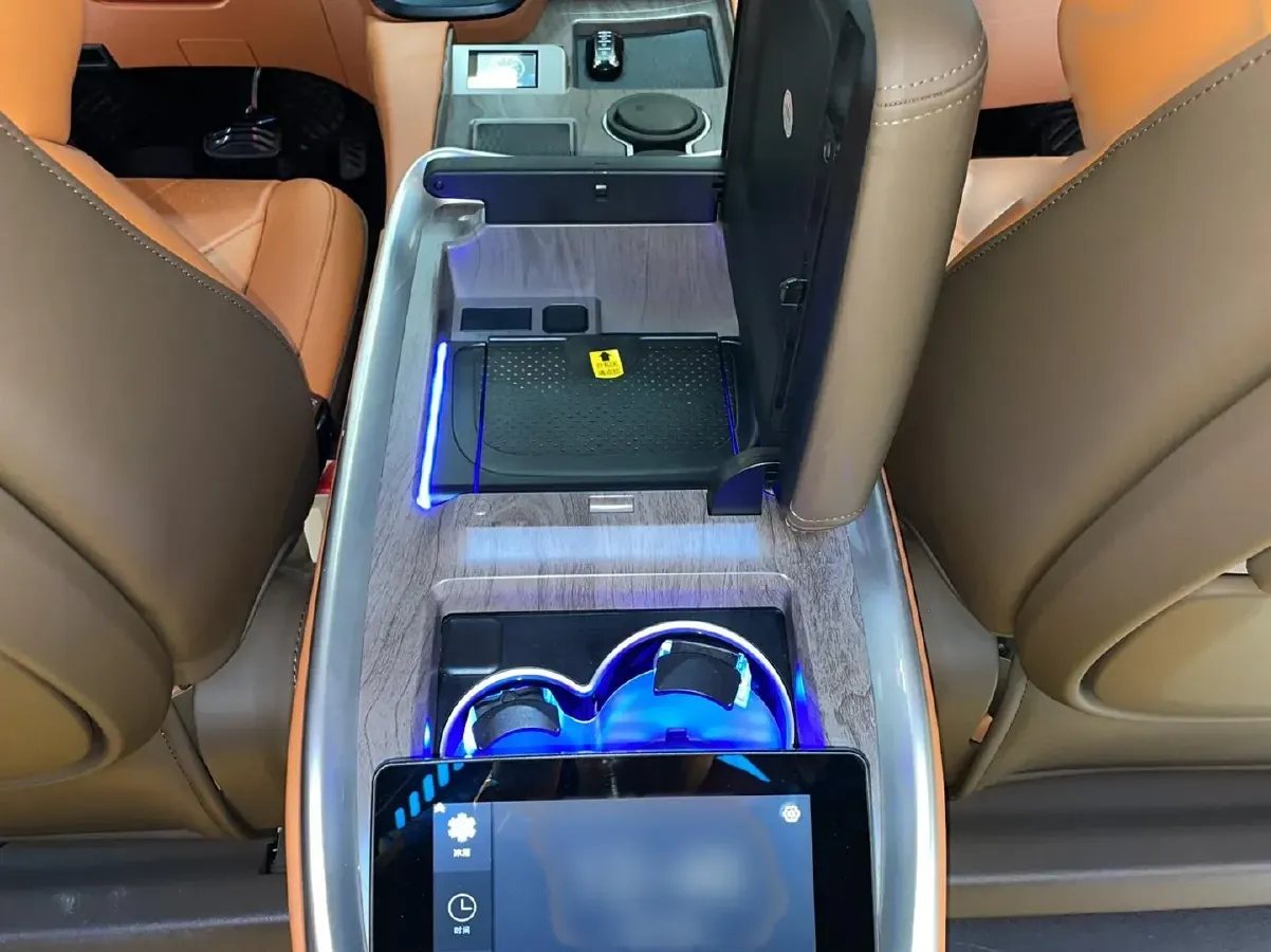 2024 JunTian HeiWuShi Youth 2.0T 220HP L4 9AT,autocango,china used car exporter,china ev exporter,chinese used car exporter,chinese used ev exporter