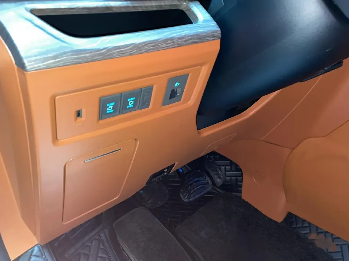 2024 JunTian HeiWuShi Youth 2.0T 220HP L4 9AT,autocango,china used car exporter,china ev exporter,chinese used car exporter,chinese used ev exporter