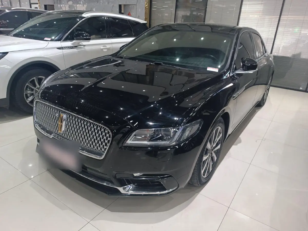 2017 Lincoln Continental 2.0T 261HP L4 6AT