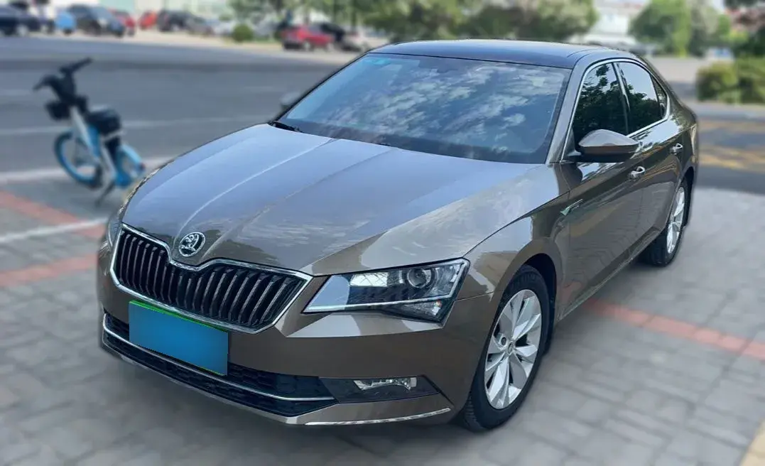 2016 Skoda Superb 1.4T 150HP L4 7DCT