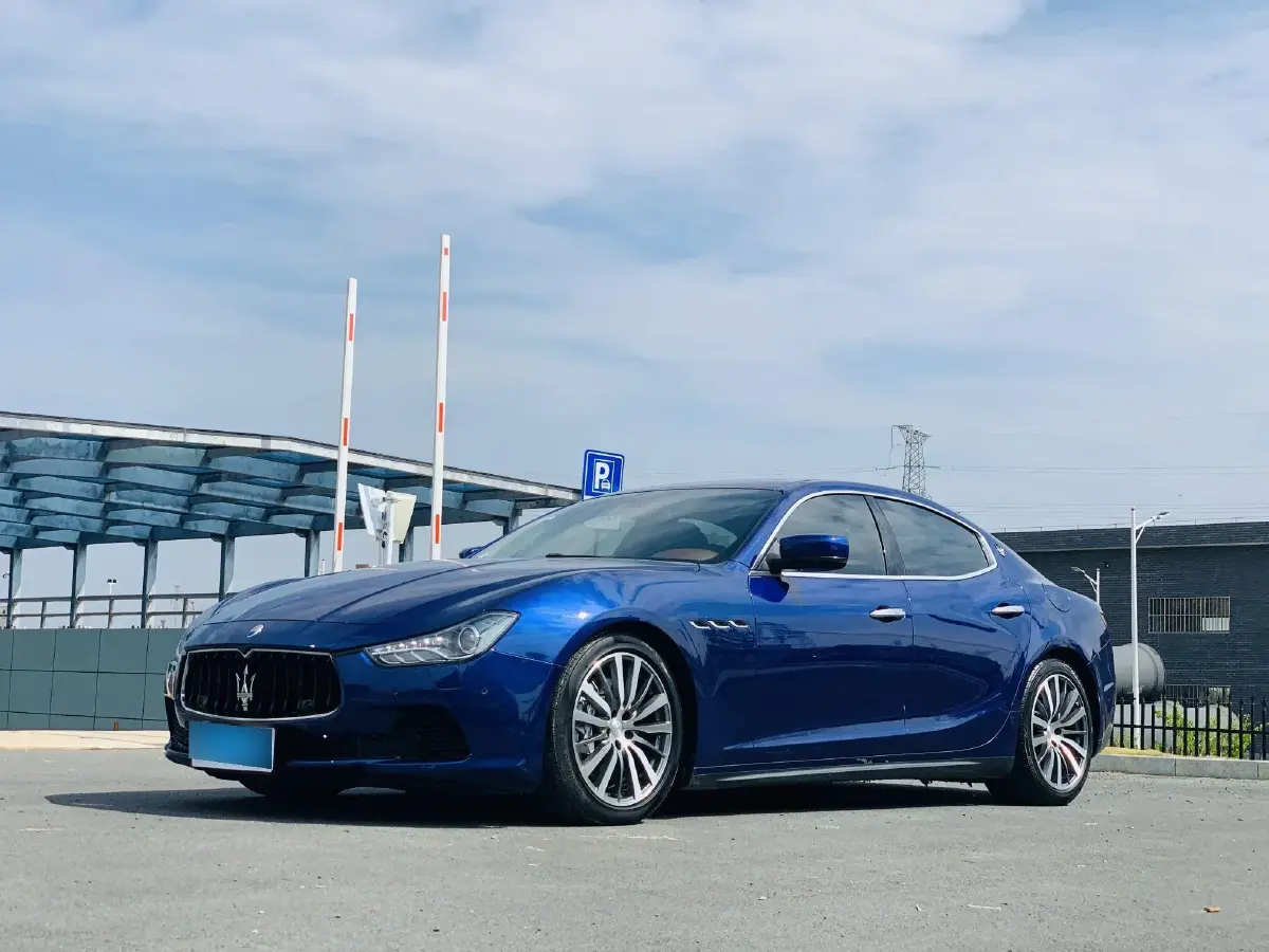 2014 Maserati Ghibli 3.0T 409HP V6 8AT