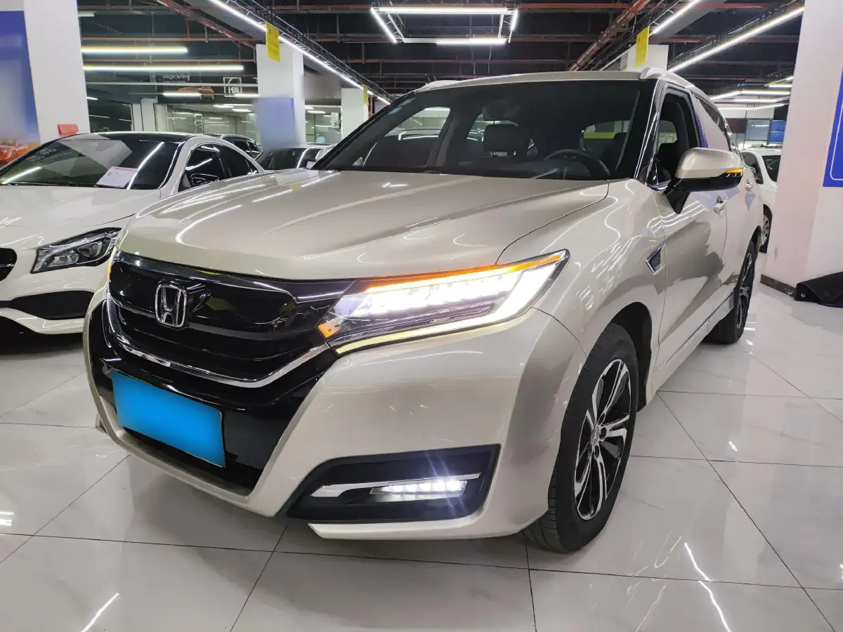 2017 Honda UR-V 2.0T 272HP L4 9AT