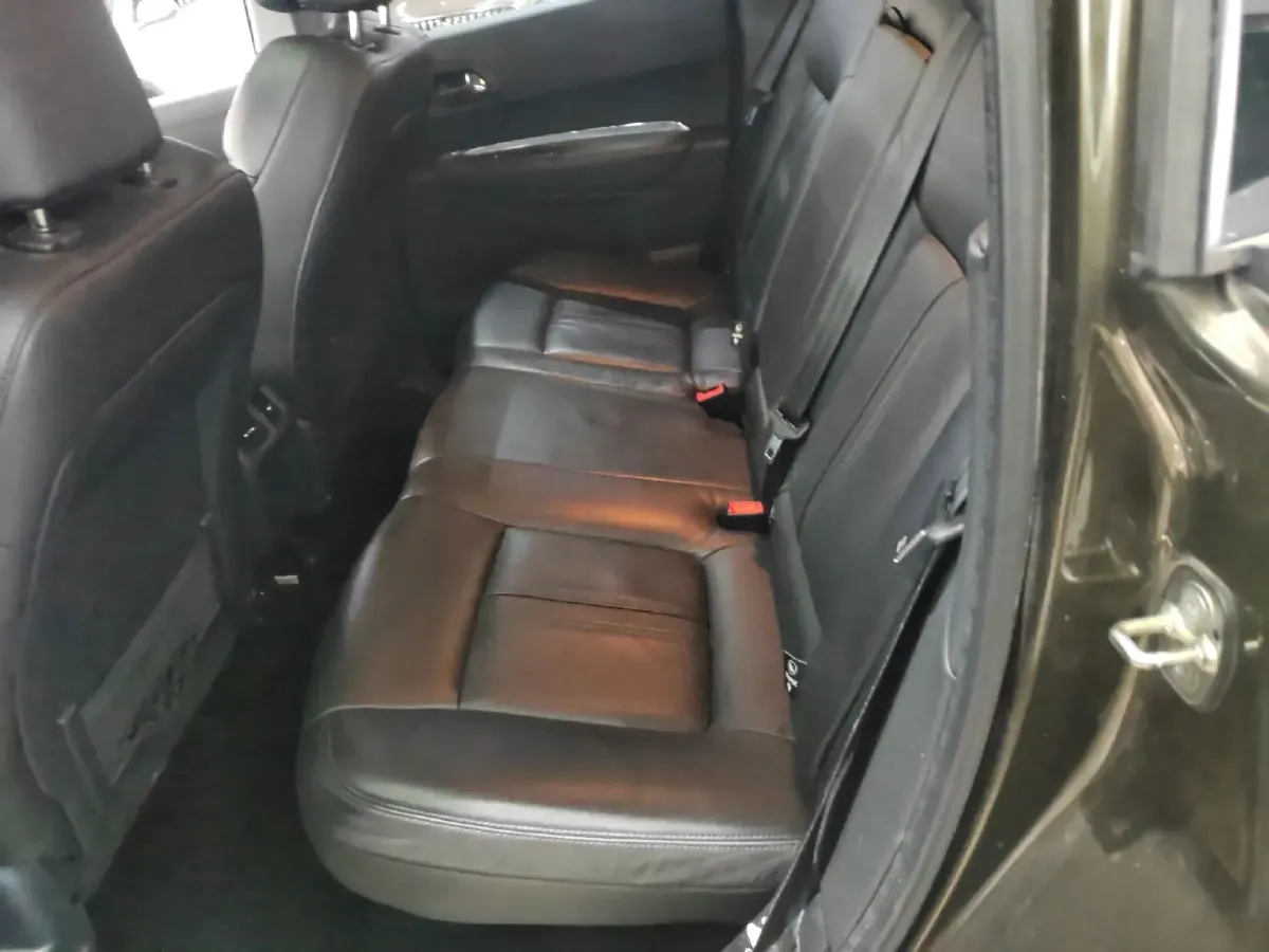 2013 Peugeot 3008 2.0L 147HP L4 6AT,autocango,china used car exporter,china ev exporter,chinese used car exporter,chinese used ev exporter