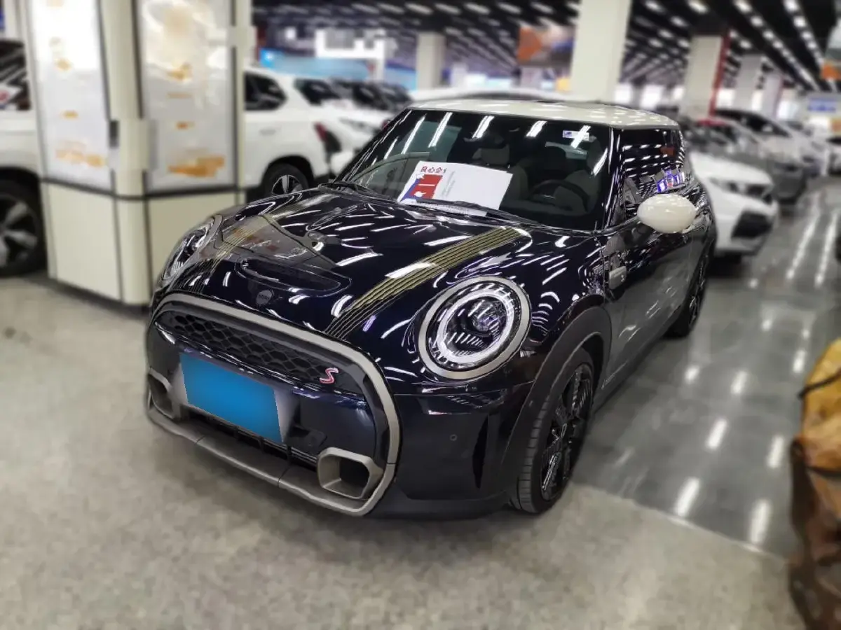 2023 MINI MINI 2.0T 178HP L4 7DCT