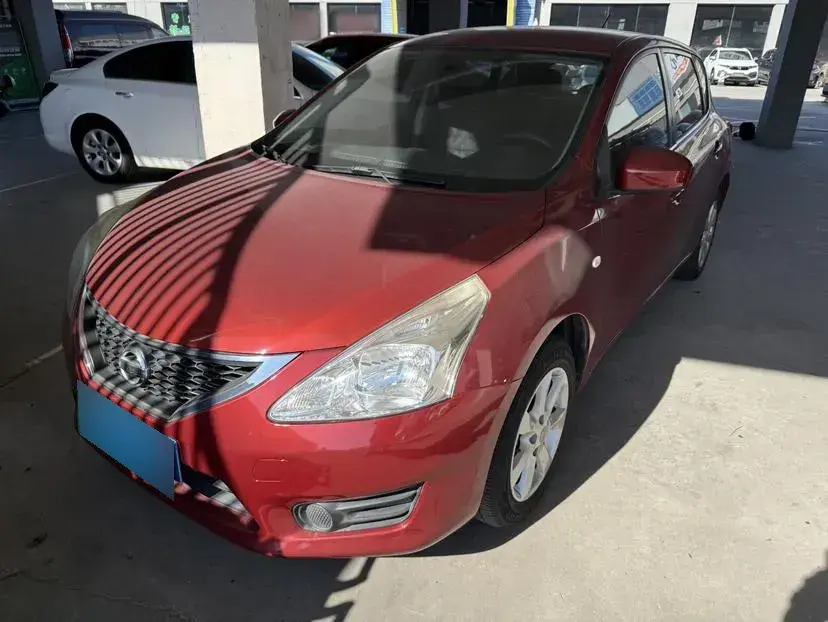2014 Nissan Tiida 1.6L 126HP L4 CVT