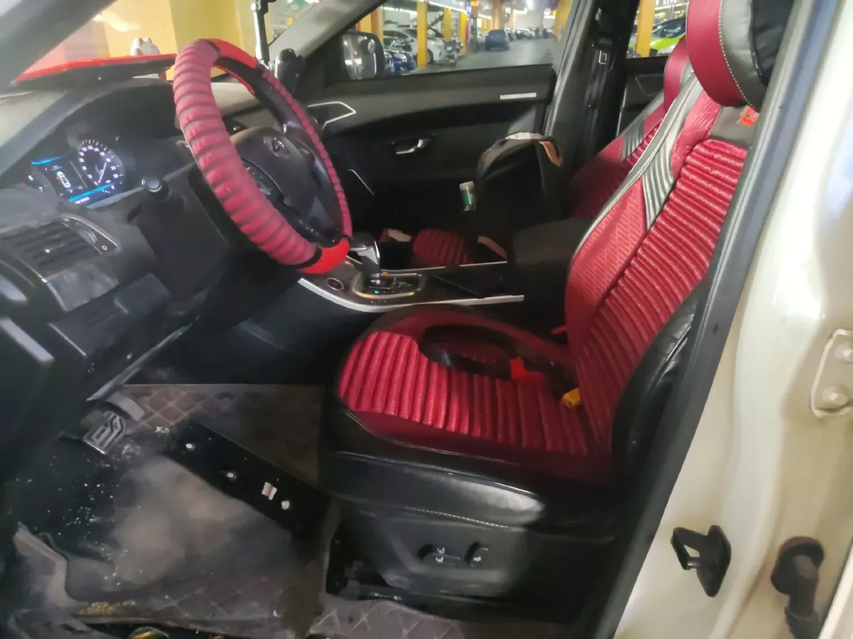 2018 Landwind X7 1.5T 163HP L4 8AT,autocango,china used car exporter,china ev exporter,chinese used car exporter,chinese used ev exporter