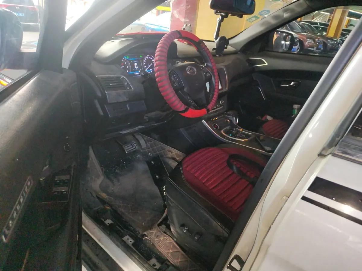 2018 Landwind X7 1.5T 163HP L4 8AT,autocango,china used car exporter,china ev exporter,chinese used car exporter,chinese used ev exporter