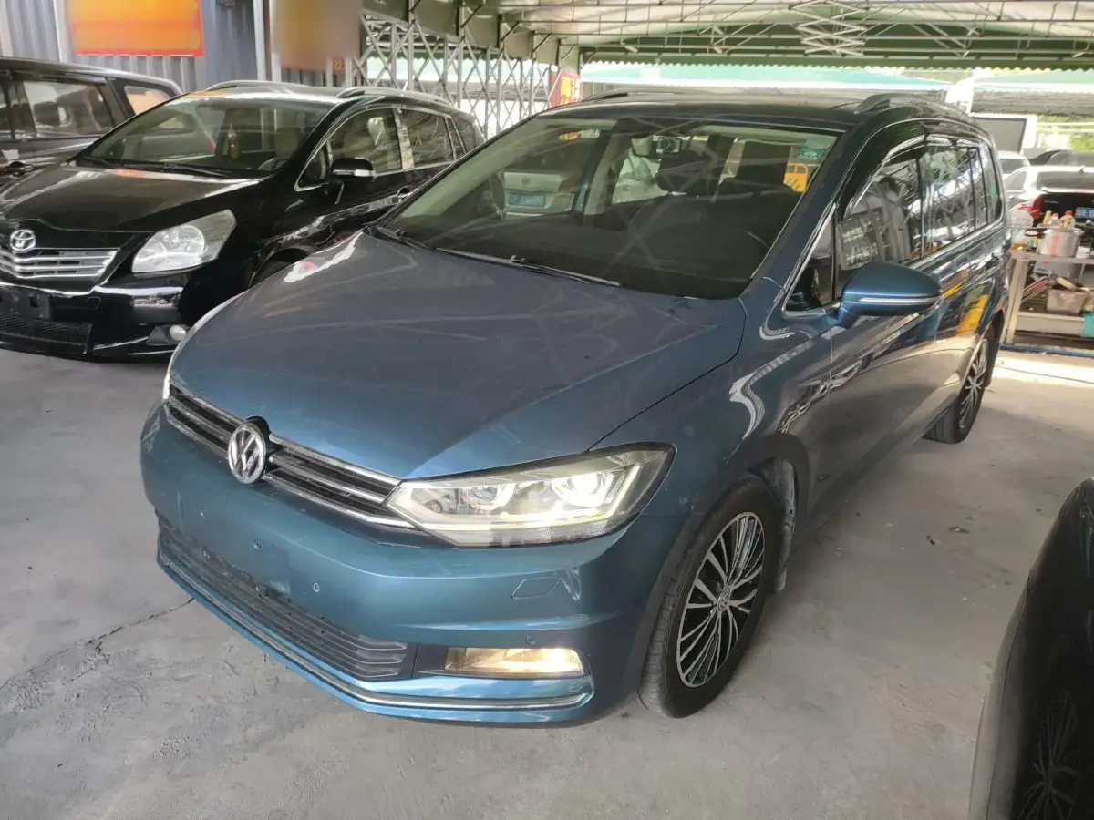 2016 Volkswagen Touran 1.8T 180HP L4 7DCT