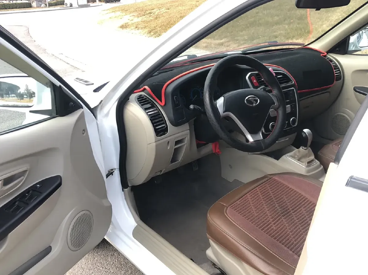 2015 Soueast V3 1.5L 120HP L4 5MT,autocango,china used car exporter,china ev exporter,chinese used car exporter,chinese used ev exporter