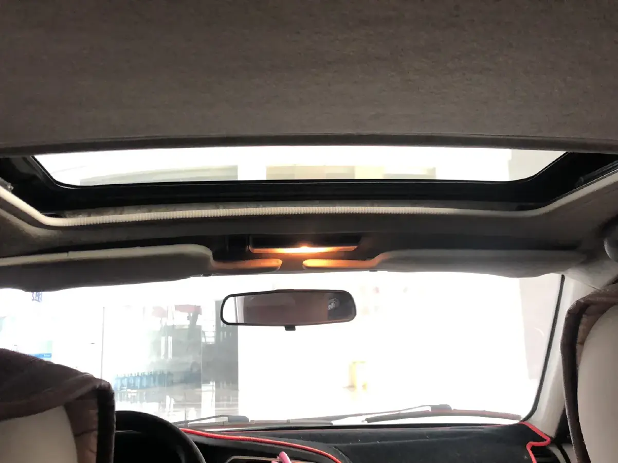 2015 Soueast V3 1.5L 120HP L4 5MT,autocango,china used car exporter,china ev exporter,chinese used car exporter,chinese used ev exporter