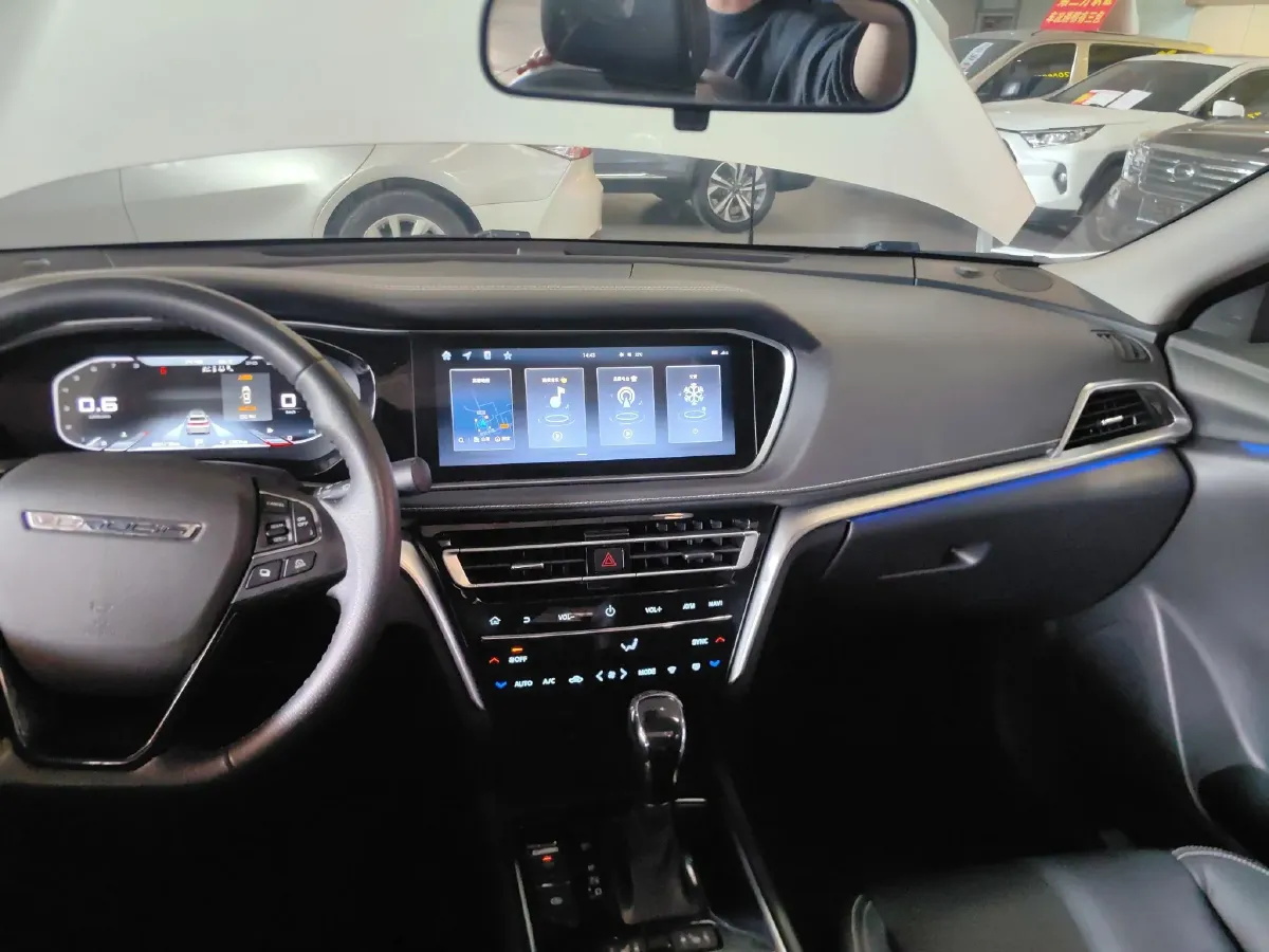 2020 Venucia T90 2.0L 150HP L4 CVT,autocango,china used car exporter,china ev exporter,chinese used car exporter,chinese used ev exporter