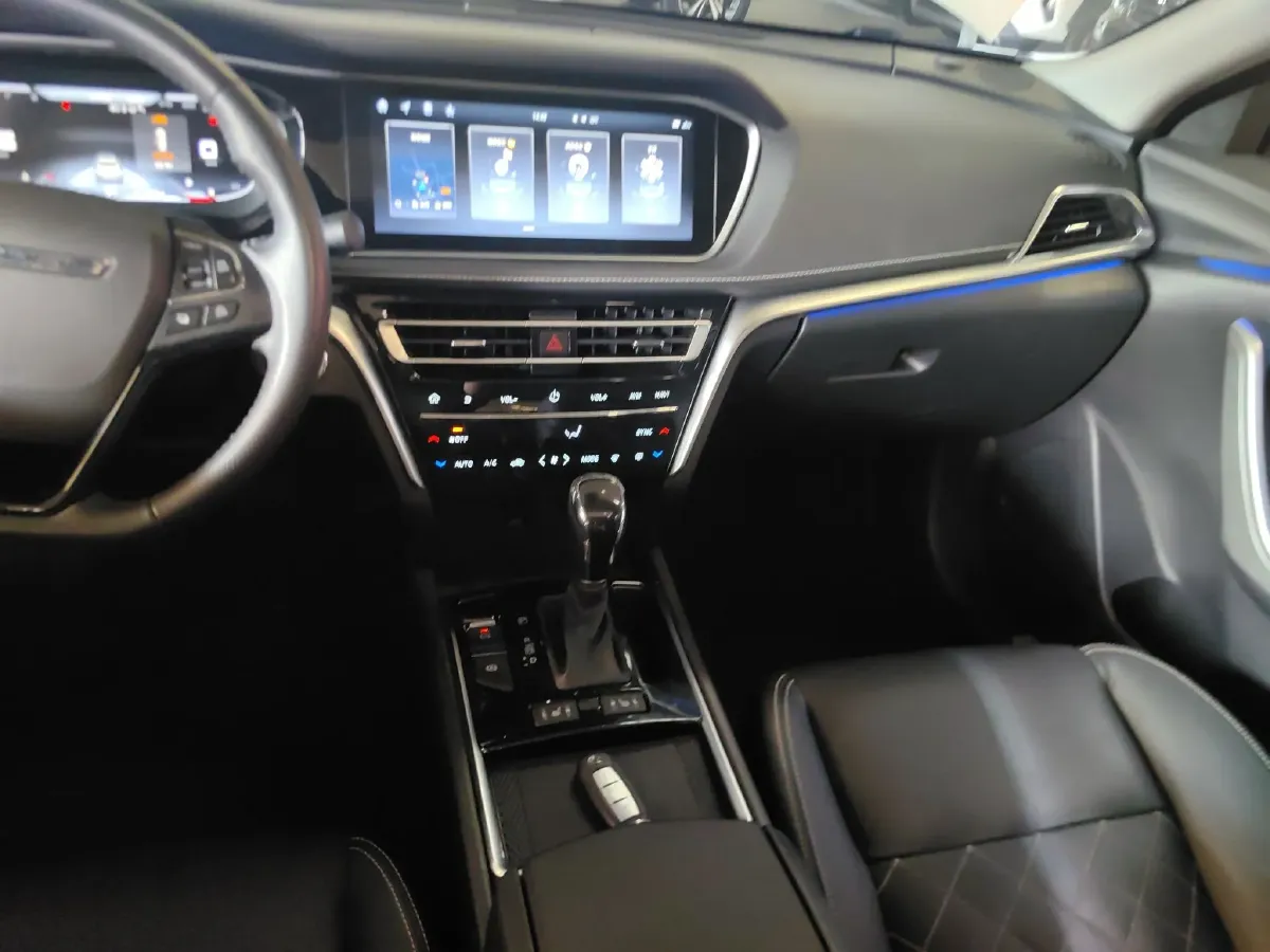 2020 Venucia T90 2.0L 150HP L4 CVT,autocango,china used car exporter,china ev exporter,chinese used car exporter,chinese used ev exporter