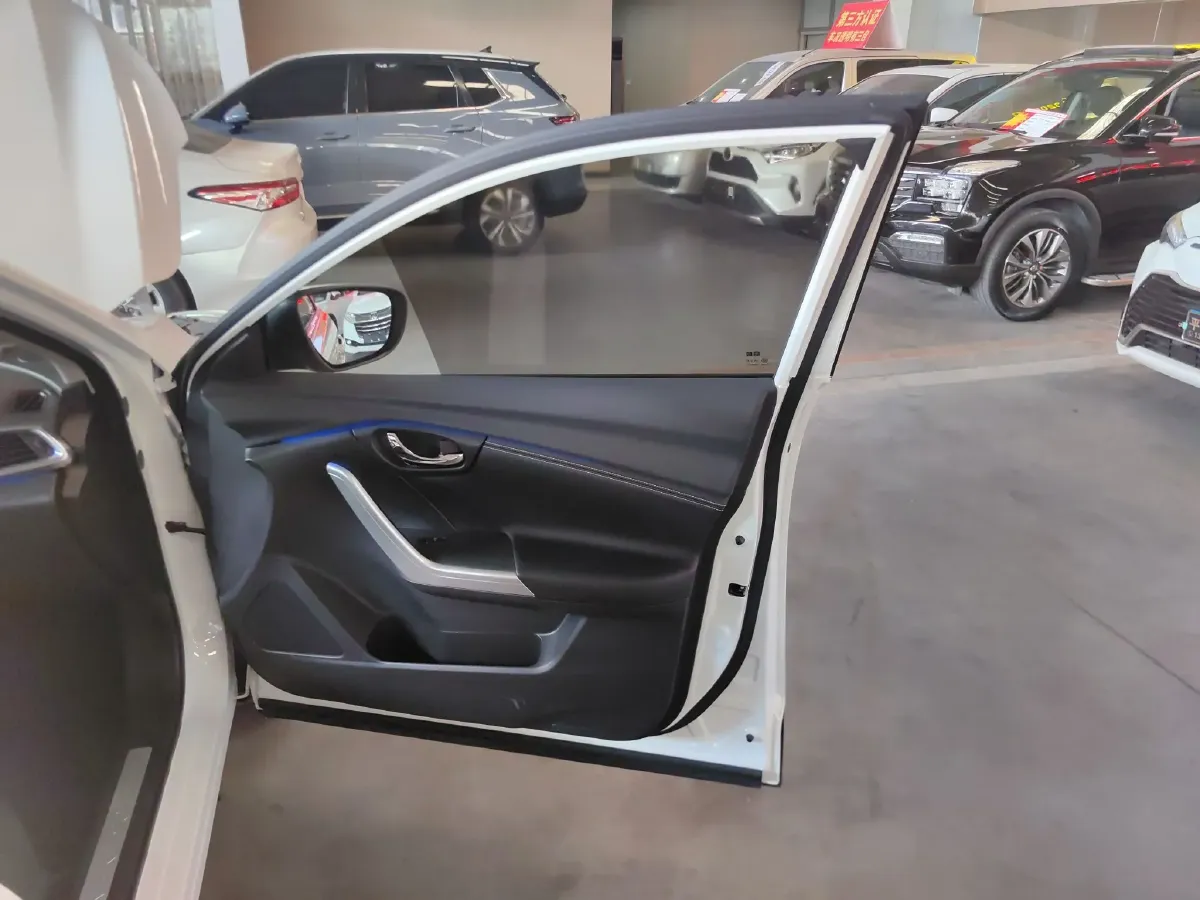 2020 Venucia T90 2.0L 150HP L4 CVT,autocango,china used car exporter,china ev exporter,chinese used car exporter,chinese used ev exporter