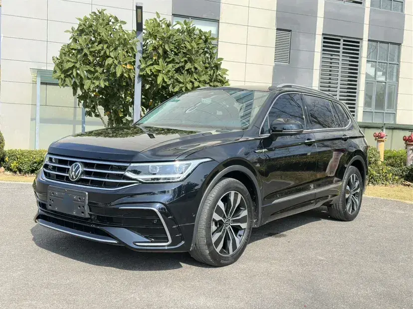 2023 Volkswagen Tiguan L 2.0T 186HP L4 7DCT
