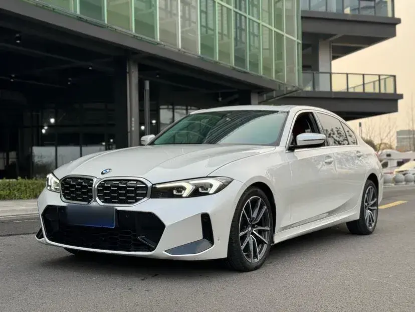 2023 BMW 3 Series 2.0T 184HP L4 8AT