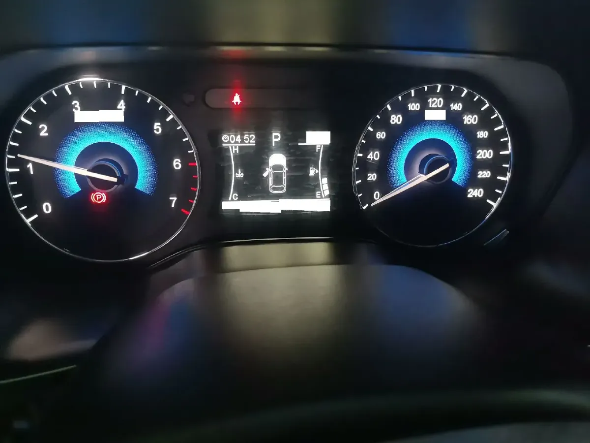 2017 DongFeng Fengon Fengon 580 1.5T 150HP L4 CVT,autocango,china used car exporter,china ev exporter,chinese used car exporter,chinese used ev exporter