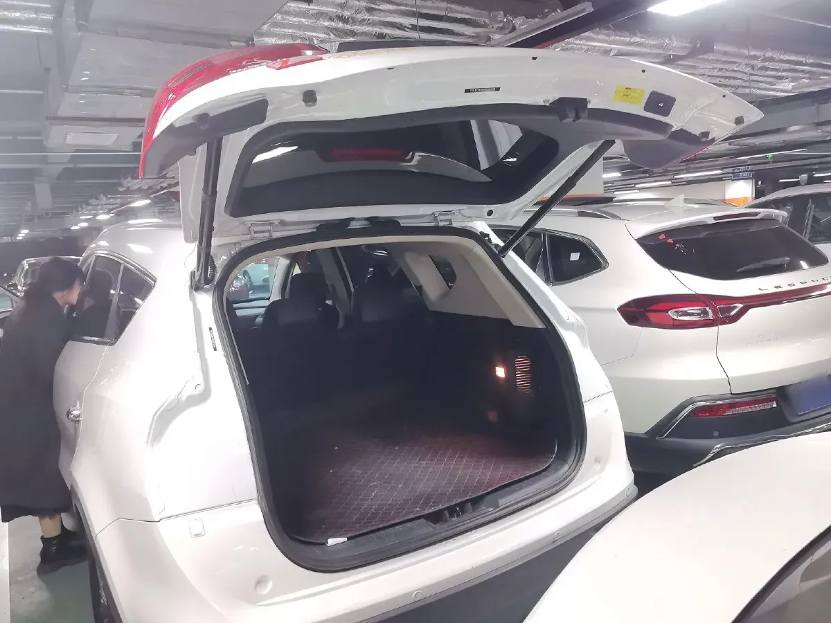 2017 DongFeng Fengon Fengon 580 1.5T 150HP L4 CVT,autocango,china used car exporter,china ev exporter,chinese used car exporter,chinese used ev exporter