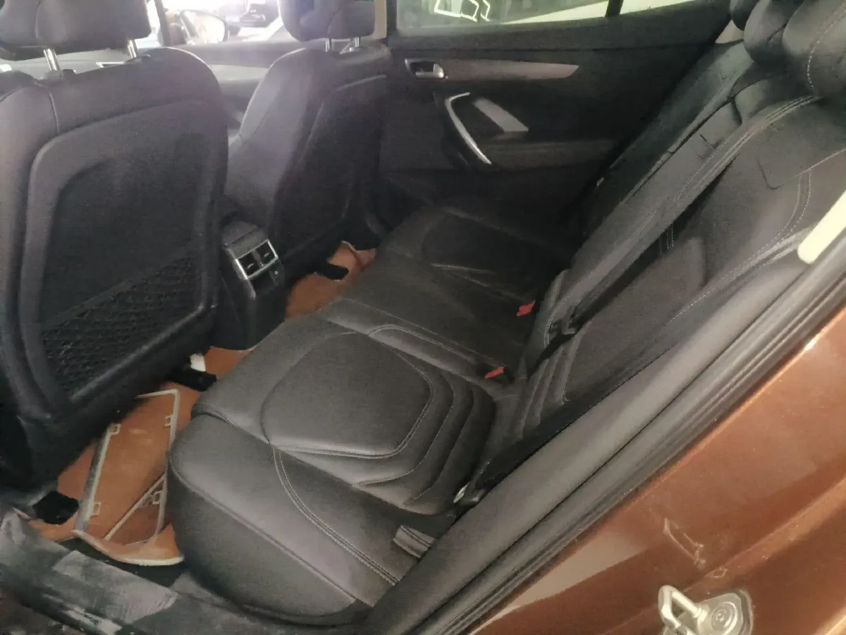 2016 DS 6 1.6T 167HP L4 6AT,autocango,china used car exporter,china ev exporter,chinese used car exporter,chinese used ev exporter